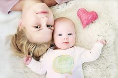 Έμπειρες, σοφές μαμάδες μάς συμβουλεύουν (και μας ανοίγουν τα μάτια)