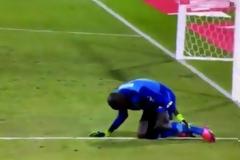 Ρε τι σκέφτηκε ο αθεόφοβος για να κάνει καθυστέρηση