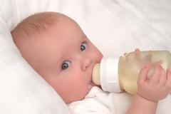 H απελευθέρωση της αγοράς βρεφικού γάλακτος έφερε εξοικονόμηση 3 εκατ. ευρώ ετησίως στα νοικοκυριά