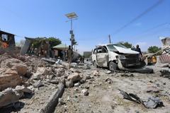 Σοκ! Παγιδευμένο αυτοκίνητο εξερράγη μπροστά σε είσοδο ξενοδοχείου