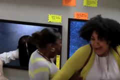 ΤΡΟΜΟΣ στο κατάστημα με ηλεκτρονικά είδη! Δεν μπορούσαν να πιστέψουν τι έβλεπαν μπροστά τους ΖΩΝΤΑΝΟ...