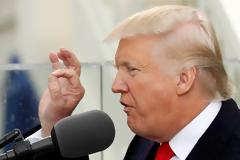 Ο Τραμπ προαναγγέλλει τείχος και μπλόκο σε υπηκόους συγκεκριμένων χωρών