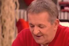 Τα ΟΥΡΛΙΑΧΤΑ της μητέρας του Τάσου έσκισαν καρδιές - Με AC/DC στη τελευταία του κατοικία