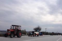 Αγρότες από το μπλόκο Μελούνας: «Ζητούμε την κατανόηση σας για την ταλαιπωρία- Φταίει η κυβέρνηση»