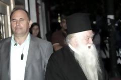 Ρατσιστικό παραλήρημα Αμβρόσιου για τους μετανάστες: Κλέβουν ή φονεύουν αθώους Έλληνες