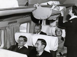Φωτογραφία για Πώς ταξίδευαν τα μωρά στο αεροπλάνο το 1950;