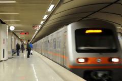 ΠΡΟΣΟΧΗ! Χειρόφρενο στους συρμούς του μετρό – Οπλιστείτε με υπομονή