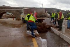 «Βούλιαξε» στη λάσπη η Νάουσα της Πάρου μετά τη θεομηνία