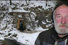 Άντρας ζει σε σπηλιά 10 χρόνια!