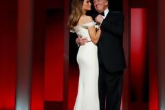 Τι συμβολίζει το λευκό φουστάνι της Μελάνια -Τι φανερώνει για το πώς θα συμπεριφέρεται ως Πρώτη Κυρία [photos]