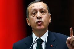 Ο Ερντογάν απειλεί για τους «8» - Το Μαξίμου απαντά: 