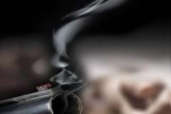 Τον κέρασε και στη συνέχεια τον… πυροβόλησε