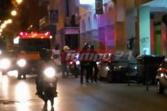 Αναστάτωση στο κέντρο της Πάτρας, άμεση κινητοποίηση Αστυνομίας και Πυροσβεστικής - Έβγαιναν καπνοί από το αυτοκίνητο και... [photos]