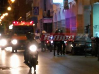 Φωτογραφία για Αναστάτωση στο κέντρο της Πάτρας, άμεση κινητοποίηση Αστυνομίας και Πυροσβεστικής - Έβγαιναν καπνοί από το αυτοκίνητο και... [photos]