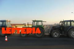 Τα πρώτα τρακτέρ στο αγροτικό μπλόκο της Κατερινής στην Εθνική οδό [photos]