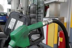 Στα ύψη τιμές και παραβατικότητα στα καύσιμα