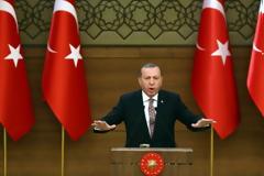 Η Κινέζα μάντισσα Πρισίλα Λαμ «προέβλεψε» στο CNN τι θα συμβεί στον Ερντογάν το 2017