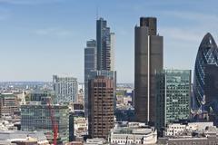 Πολύφερνες νύφες οι τράπεζες του Λονδίνου