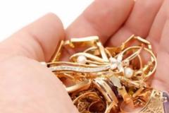 Πάτρα: Εμφανίστηκαν ως ασφαλιστές και της αφαίρεσαν κοσμήματα - Δείτε πως έπεισαν το θύμα