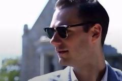 Πώς είναι να μεγαλώνεις στην έπαυλη του Plαyboy; – Ο γιος του Hugh Hefner μοιράζεται τις εμπειρίες του και μας ξεναγεί στην έπαυλη…