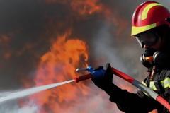 Ναύπακτος: Μεγάλη φωτιά τώρα στην Ιερά Μονή Βαρνάκοβας!