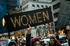 Οι κατευθυνόμενες διαδηλώσεις στις ΗΠΑ εκθέτουν το γυναικείο κίνημα!