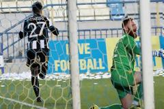 Αυτός ο ΠΑΟΚ κερδίζει και με 10 παίκτες