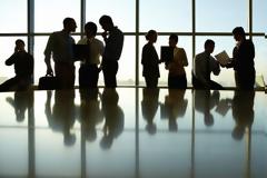 Συνεχίζονται οι καρατομήσεις στην Υγεία! Άγριες πιέσεις για απομάκρυνση στελεχών