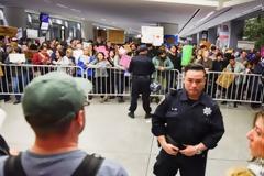 Ο Τραμπ προκαλεί χάος και παγκόσμια κατακραυγή