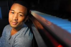 Ο Τζον Λέτζεντ καλεί το Χόλιγουντ να ταχθεί ενάντια στον Τραμπ