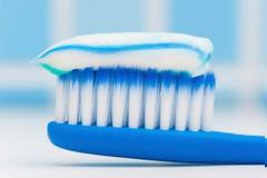 Πώς να φτιάξετε την πιο αποτελεσματική σπιτική οδοντόκρεμα