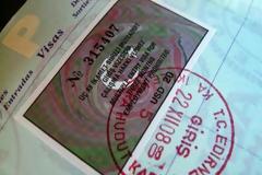 Η πρεσβεία των ΗΠΑ στο Βερολίνο εφαρμόζει το διάταγμα Τραμπ