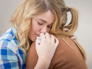 Φωτογραφία για Κατάθλιψη στην εφηβεία: Συμπτώματα και πώς μπορούν να βοηθήσουν οι γονείς