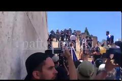 ΕΠΕΙΣΟΔΙΑ ΕΞΩ ΑΠΟ ΤΗ ΒΟΥΛΗ