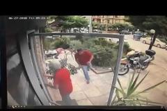 Βίντεο – ντοκουμέντο: Νεκρός ο άντρας που δέχτηκε επίθεση στο Παλαιό Φάληρο