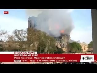 Φωτογραφία για Στις φλόγες η Notre Dame του Παρισιού - Κατέρρευσε η οροφή