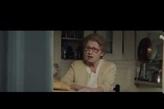 Εξόργισε τους συνταξιούχους το κουτσουρεμένο επίδομα -Απέσυραν άρον άρον το σποτ με τη γιαγιά