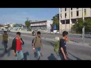 Φωτογραφία για Δεκάδες μετανάστες ...εγκαταλείφθηκαν στην Εγνατία οδό (video)