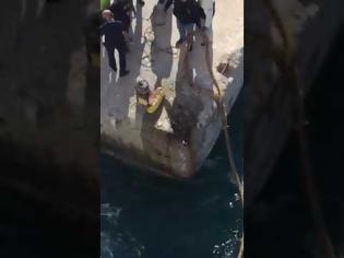 Φωτογραφία για Πρόσκρουση του πλοίου Πρέβελης στο λιμάνι της Κάσου - βίντεο