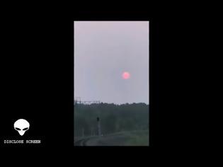 Φωτογραφία για Από τρένο καταγράφεται φωτεινή μπάλα ενέργειας, σύννεφα τύπου ιπτάμενου δίσκου, και άλλα παράξενα - ΜΥΣΤΗΡΙΟ
