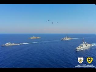 Φωτογραφία για Βίντεο: Εντυπωσιακές εικόνες από την τετραμερή αεροναυτική άσκηση Κύπρου, Ελλάδας, Γαλλίας και Ιταλίας