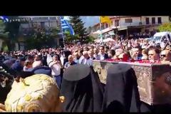 Θαύμα του Αγίου Ιωάννου του Ρώσου: « -Μητέρα, πιάσε με, ο Άγιος Ιωάννης από τη Ρωσία μου είπε να σηκωθώ»