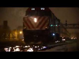 Φωτογραφία για Έτσι δεν «κολλάνε» στα χιόνια τα τρένα στα σοβαρά κράτη (βίντεο)