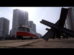 Φωτογραφία για Μια βόλτα με το τραμ του Κιέβου ξυπνά μνήμες της χαμένης πόλης (video)