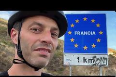 Ο Ουαλός που ξεκίνησε ένα επικό ταξίδι 20.000 μιλίων στην Ευρώπη με το τρένο – και τι του δίδαξε.