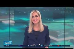 Σύνθια Σάπικα: Η παρουσιάστρια του δελτίου ειδήσεων της ΕΡΤ3 κόβει τα μαλλιά της στον αέρα στη μνήμη της #Amini