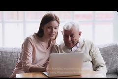 «3η e–λικία»: ΣΥΝΑΤΞΙΟΥΧΟΙ ΣΤΑ ΘΡΑΝΙΑ ΓΙΑ ΝΑ ΓΙΝΟΥΝ ΜΑΣΤΕΡ ΣΤΗΝ ΤΕΧΝΟΛΟΓΙΑ