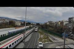 Είσοδο αμαξοστοιχίας ETR 470 στις εγκαταστάσεις της ΤΡΑΙΝΟΣΕ  στη Θεσσαλονίκη. Βίντεο.