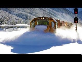 Φωτογραφία για Απίστευτες εικόνες με τρένα που κινούνται μέσα σε χιόνι. Βίντεο