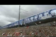 Συγκίνηση στα Τέμπη: Η στιγμή που το Intercity περνά ξανά από το σημείο της τραγωδίας